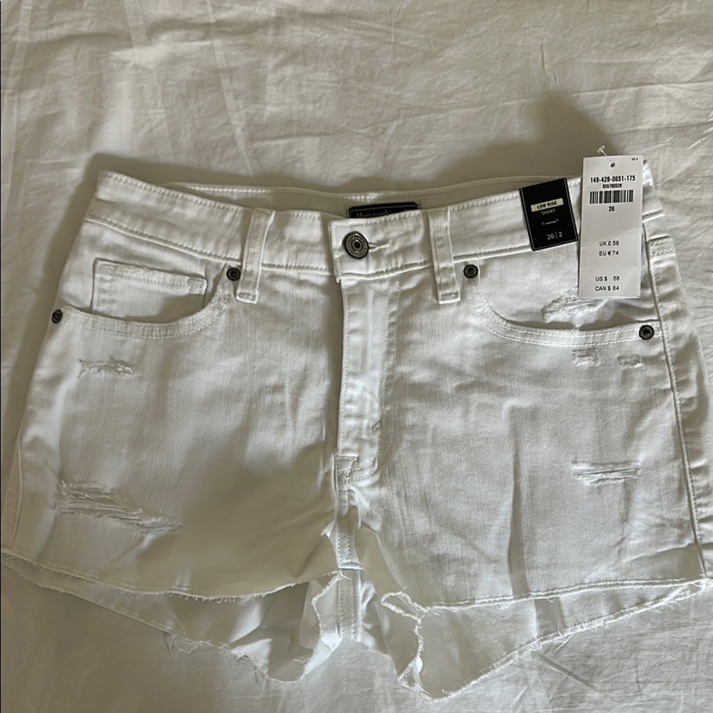 NWT Abercrombie white distressed denim shorts - women’s size 2 (26”) - 2”inseam